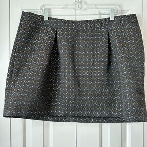Old Navy Black Mini Skirt with Gold & Silver Metallic Print Size 18